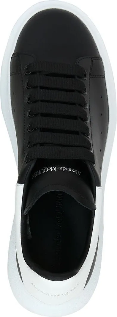 BLACK/WHITE OVERSIZED SNEAKERS
