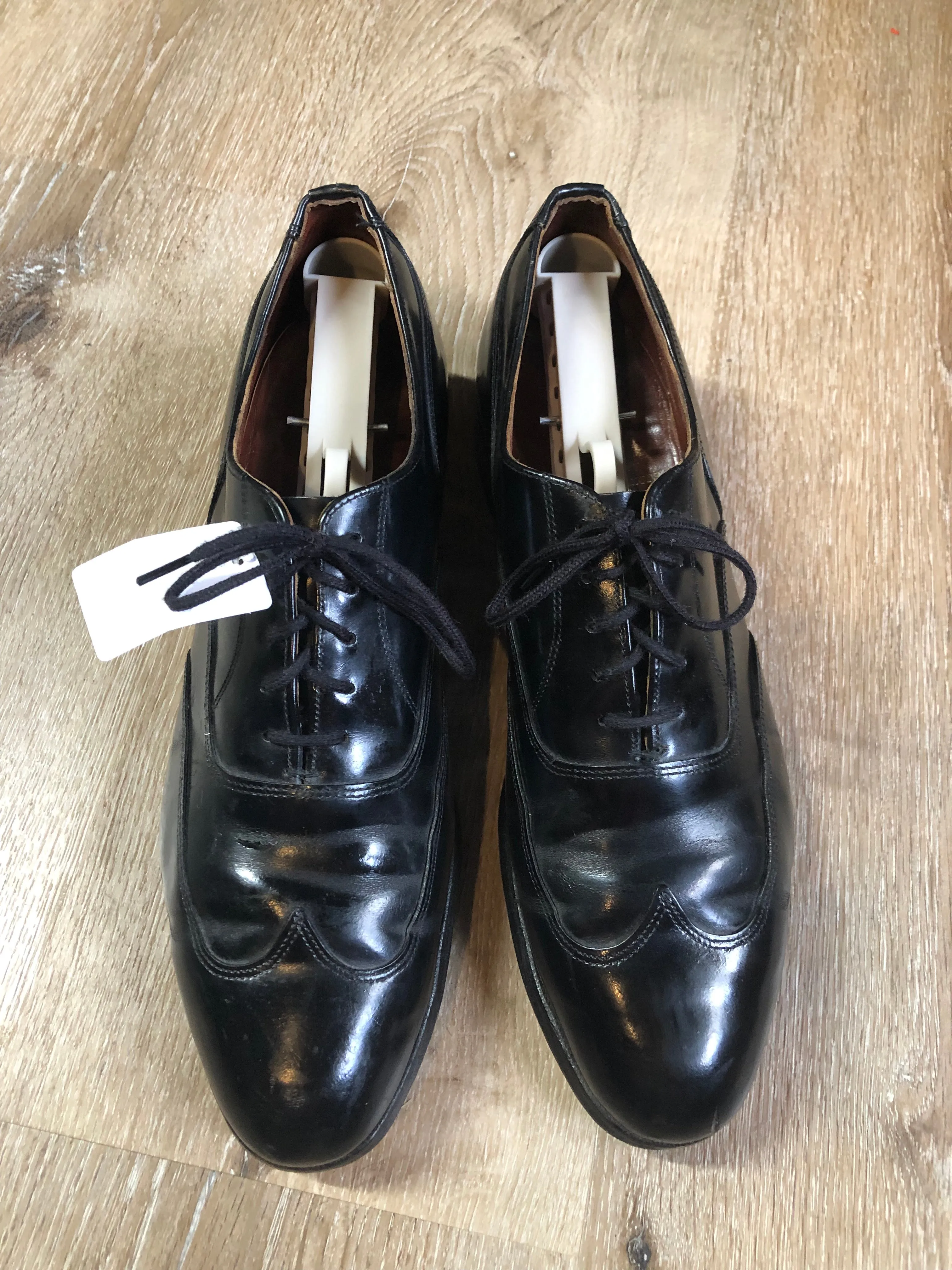 Vintage Hartt Wingtip Dress Shoe, Made in Canada, 9.5 Mens US/ 43 EUR